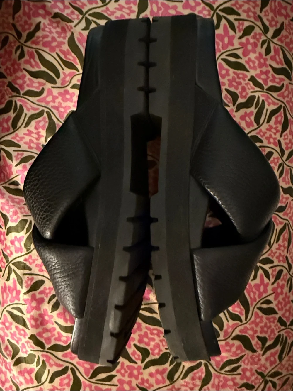 Vionic Vesta black platform sandals women’s size 10